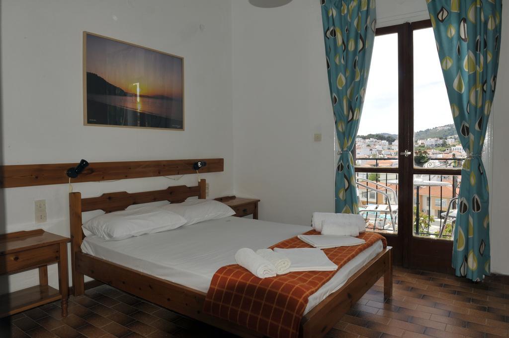 Pension Margarita Skiathos Town Exterior foto